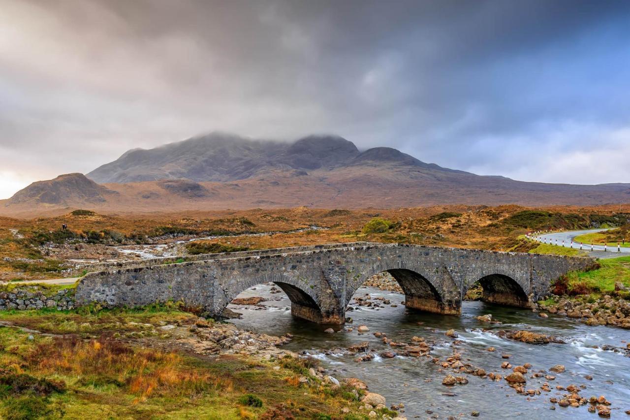 Tigh Phadraig At Marys Thatched Cottages Elgol Esterno foto